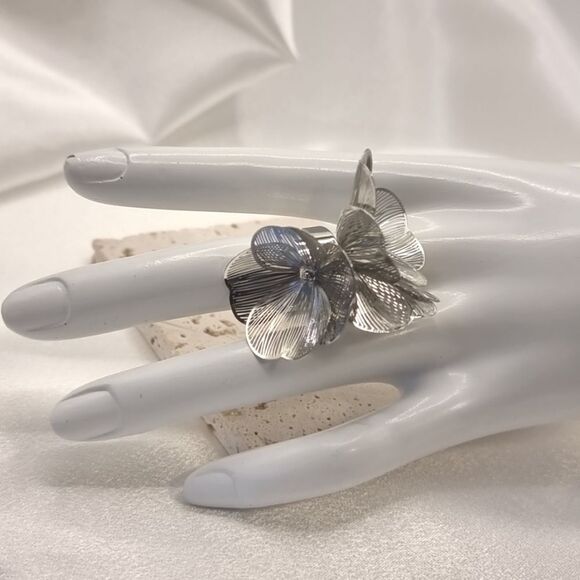 New ZARA cascading flowers silver ring - Picture 3 of 13